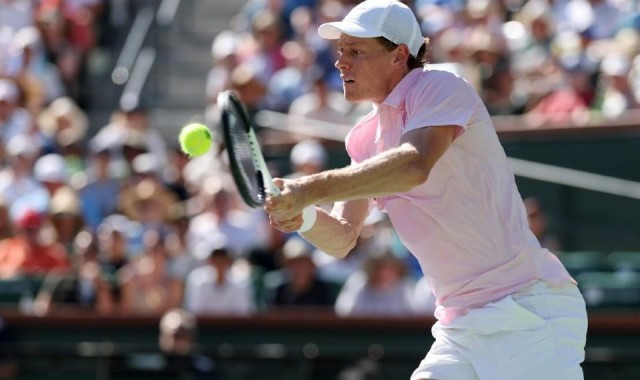 篮球数据库-双抢七险胜！辛纳迎大师赛百胜里程碑，豪夺巡回赛第25冠