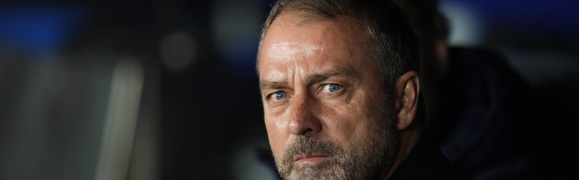 篮球数据库-每体：弗里克对德罗即将离开巴萨感到不满，他表示非常失望