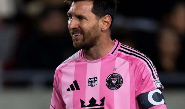 足球即时比分-75673人见证！迈阿密0-3开门黑：梅西独木难支 孙兴慜助攻