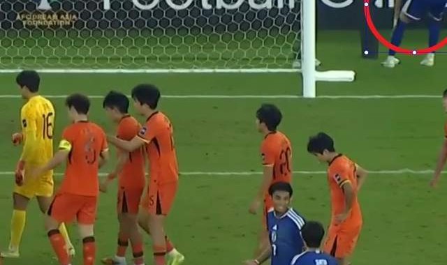 篮球数据库-细节做到了极致！日本队主罚点球前：疑似偷看李昊点球笔记