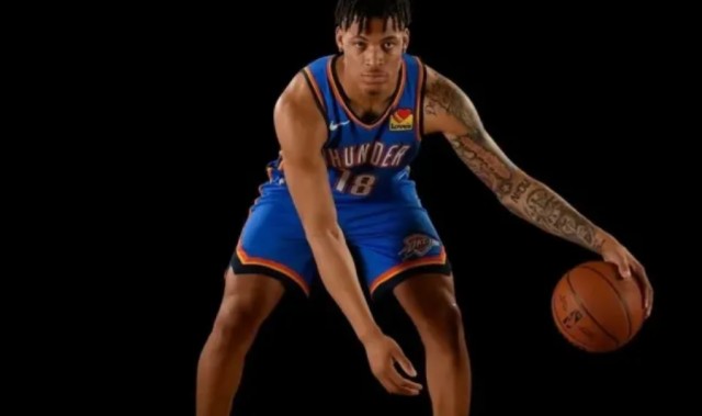 篮球即时比分-山东官宣新小外！约翰逊攻坚强悍能内能外，防守全面，值得期待！